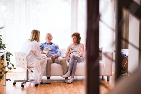 Leslie S. Greenberg und Sue Johnson - Emotionsfokussierten Therapie Die Emotionsfokussierten Paartherapie kann bei Problemen in der Partnerschaft helfen